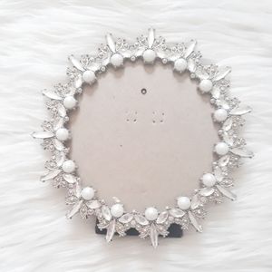 Round glam crystal & pearl picture frame